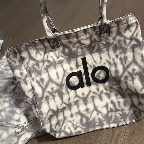 alo tote - Picture 5 of 5